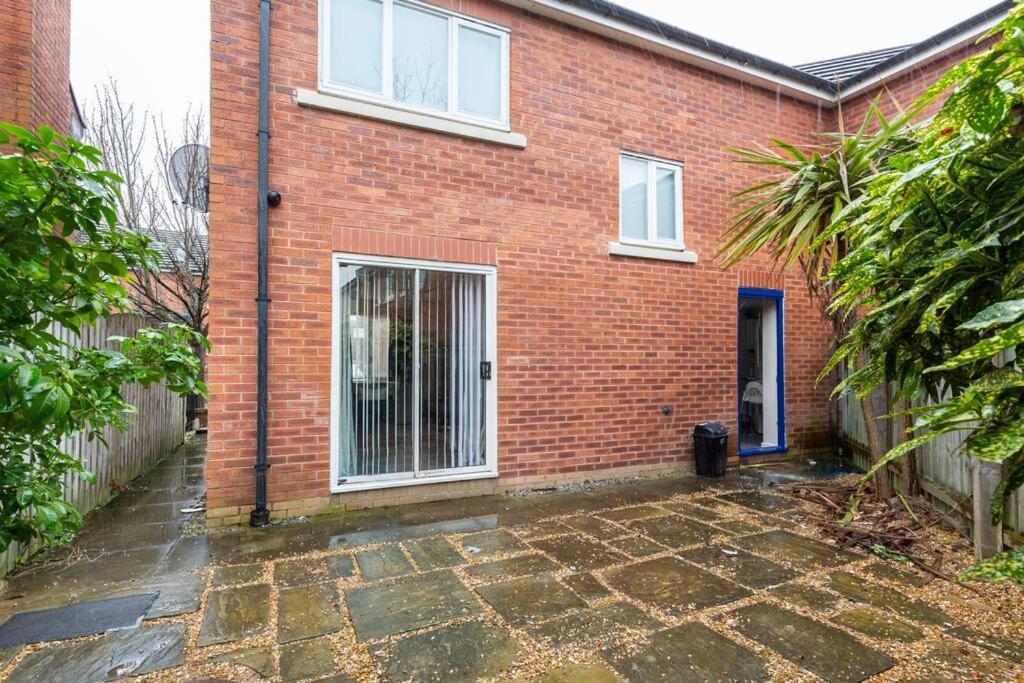 New Manchester Getaway Home - Free Gated Parking With Fob Exterior foto