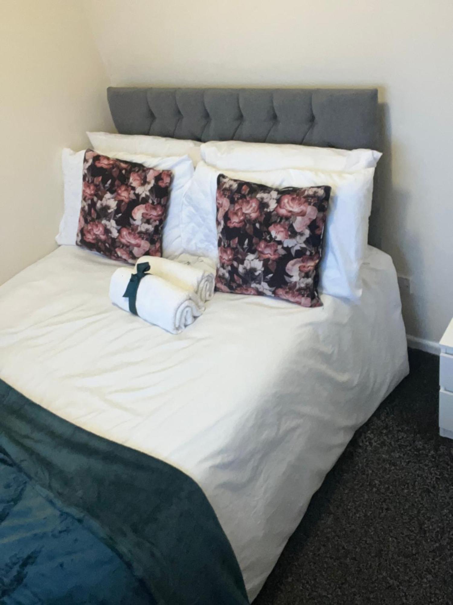 New Manchester Getaway Home - Free Gated Parking With Fob Exterior foto